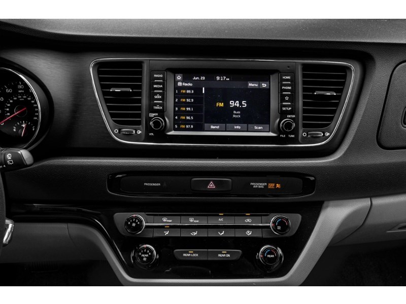 2019 Kia Sedona LX FWD Interior Shot 2