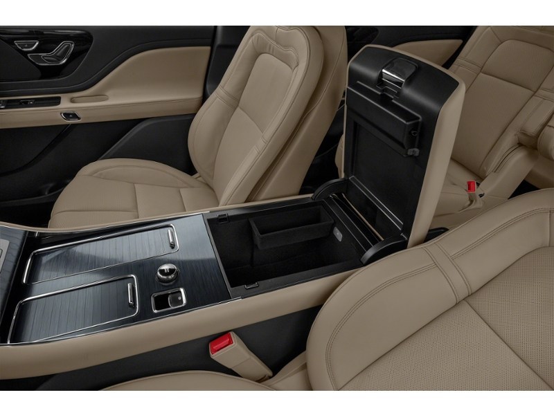 2021 Lincoln Aviator Reserve Interior Shot 7