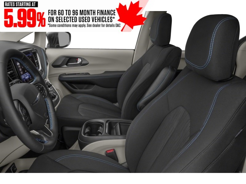 2022 Chrysler Pacifica Touring L AWD Interior Shot 4