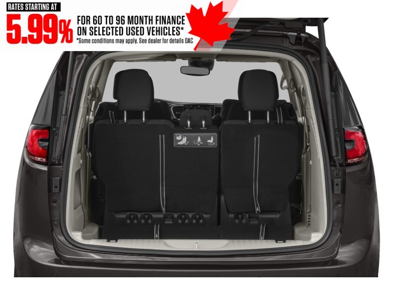 2022 Chrysler Pacifica Touring L AWD Exterior Shot 4