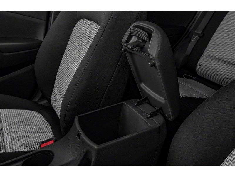 2020 Hyundai Kona 2.0L Essential AWD Interior Shot 7