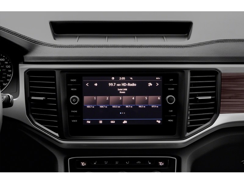 2021 Volkswagen Atlas Comfortline 2.0 TSI 4MOTION Interior Shot 2