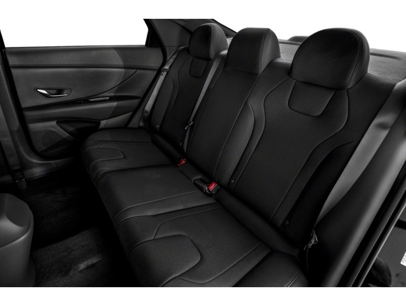 2022 Hyundai Elantra Essential Manual Interior Shot 5