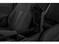2022 Hyundai Elantra Essential Manual Interior Shot 7