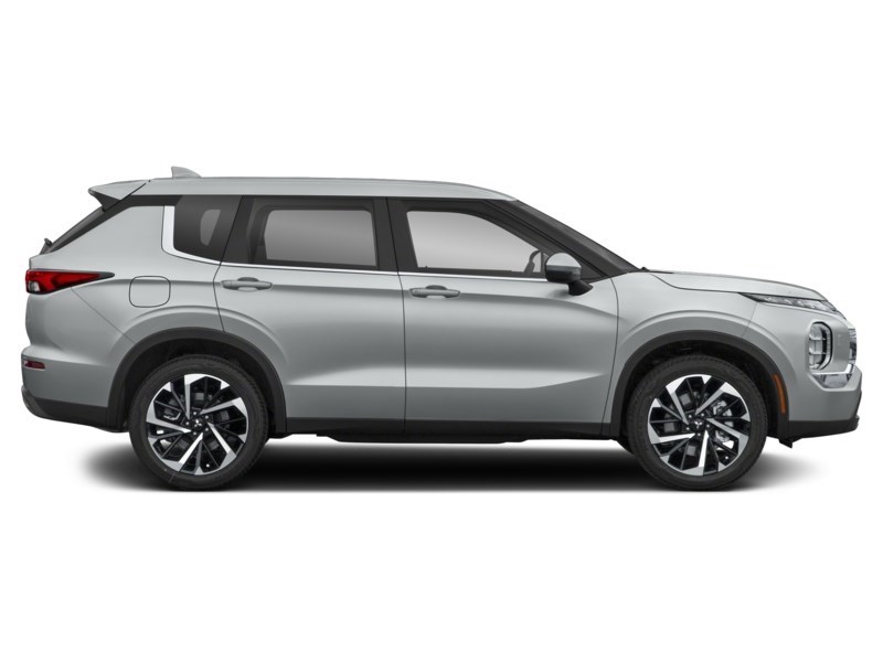 2022 Mitsubishi Outlander ES S-AWC Exterior Shot 10
