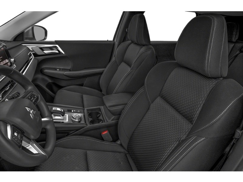 2024 Mitsubishi Outlander LE S-AWC Interior Shot 4