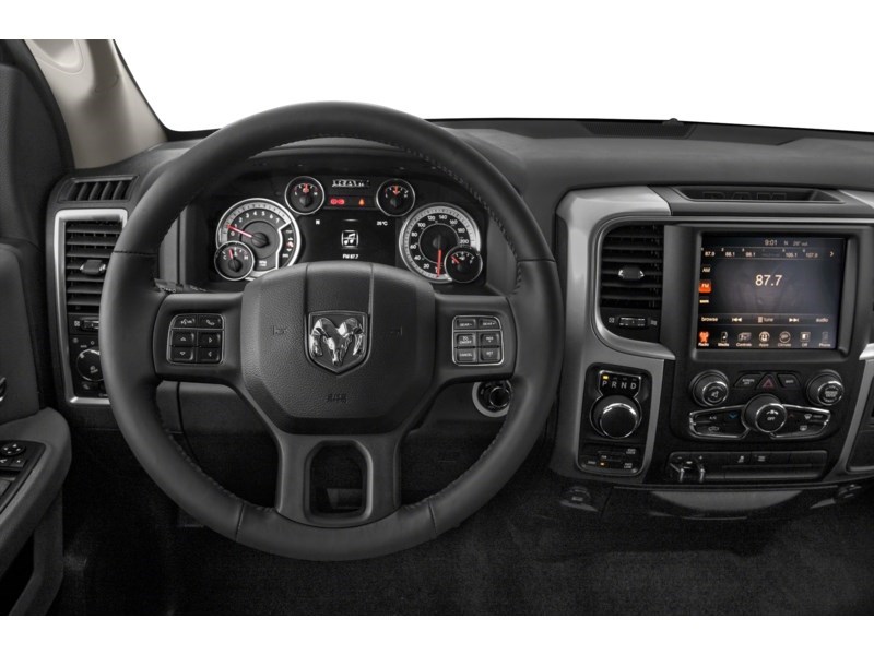 2022 RAM 1500 Classic Warlock 4x4 Crew V8 | Low KM’s Interior Shot 3