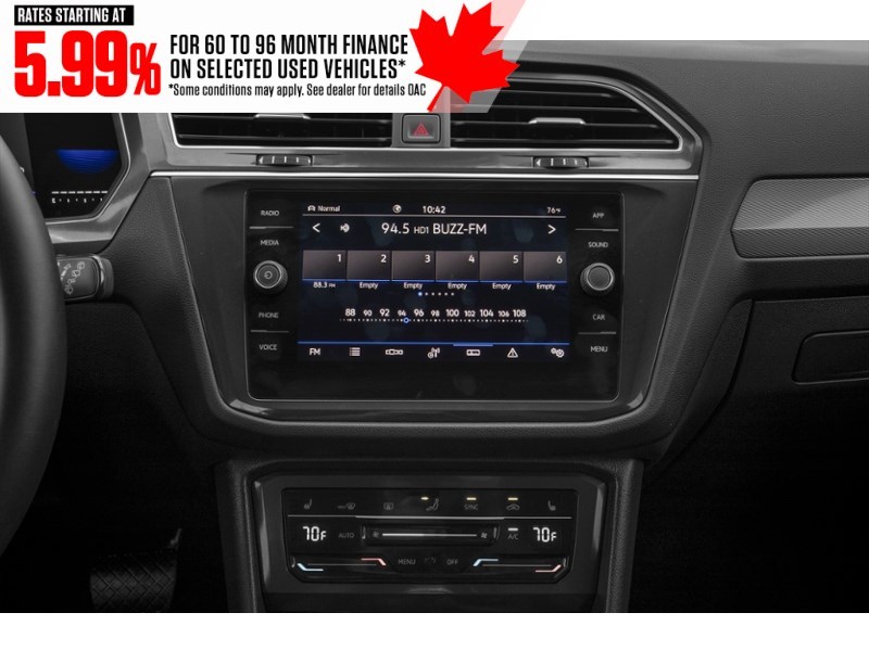2024 Volkswagen Tiguan Comfortline 4MOTION Interior Shot 2
