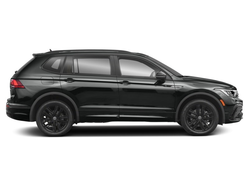 2024 Volkswagen Tiguan Comfortline R-Line Black Edition 4MOTION Exterior Shot 10