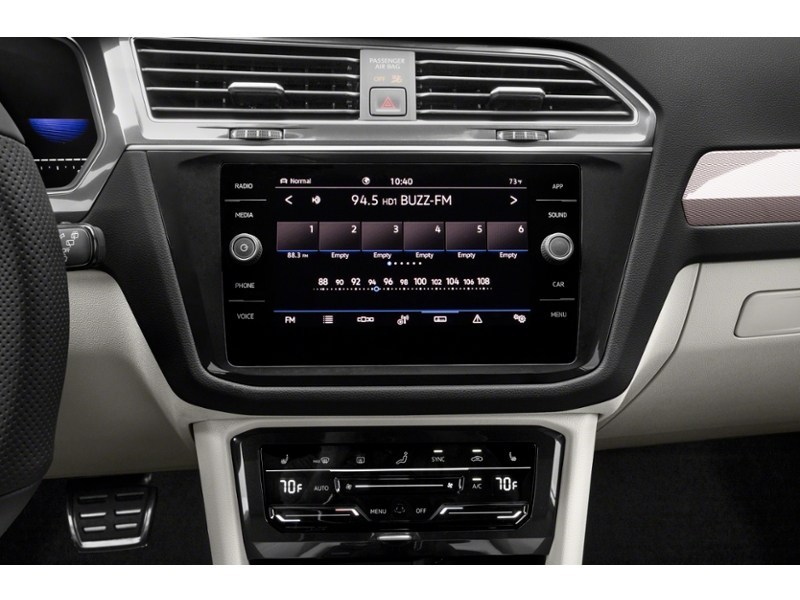 2023 Volkswagen Tiguan Comfortline R-Line Black Edition 4MOTION Interior Shot 2