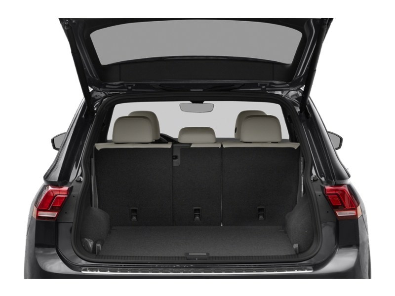 2023 Volkswagen Tiguan Comfortline R-Line Black Edition 4MOTION Exterior Shot 4