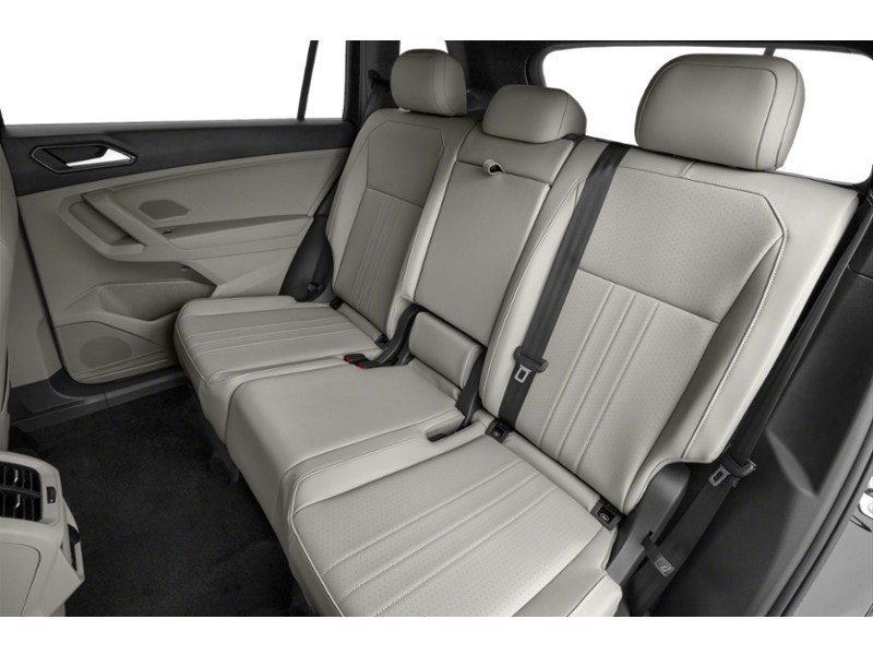 2023 Volkswagen Tiguan Comfortline R-Line Black Edition 4MOTION Interior Shot 5