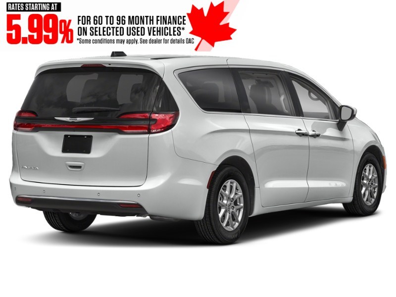 2023 Chrysler Pacifica Touring L FWD Exterior Shot 2
