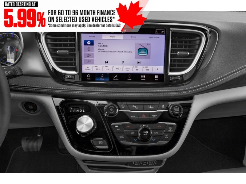 2023 Chrysler Pacifica Touring L AWD Interior Shot 2