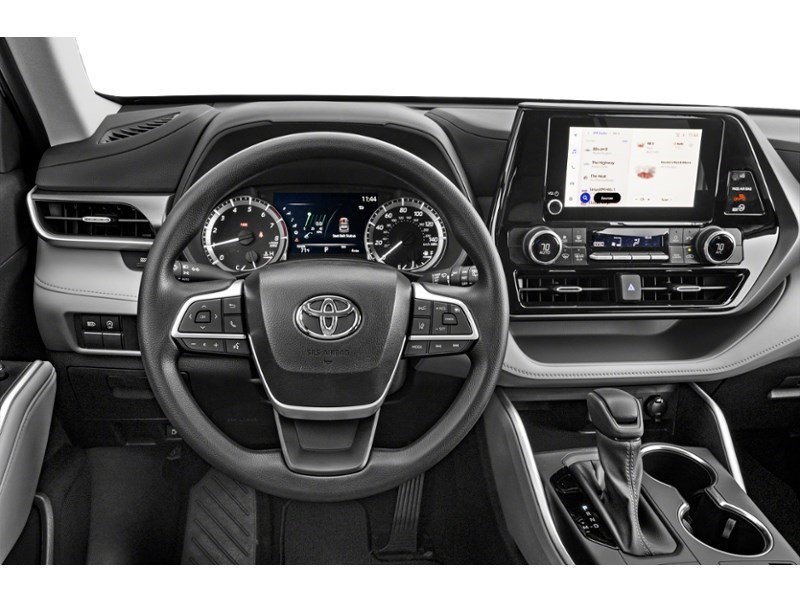 2023 Toyota Highlander LE AWD Interior Shot 3