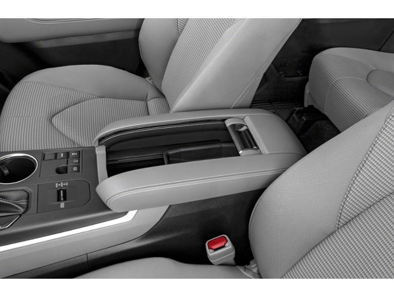 2023 Toyota Highlander LE AWD Interior Shot 7