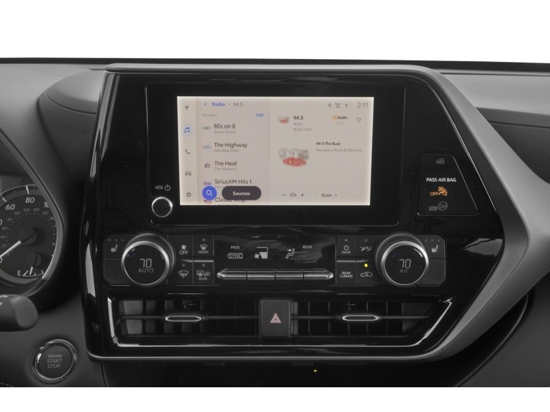 2024 Toyota Highlander XLE AWD Interior Shot 2
