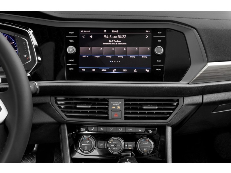 2023 Volkswagen Jetta Highline Interior Shot 2