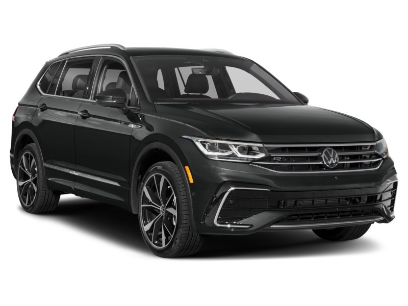 2023 Volkswagen Tiguan Highline R-Line 4MOTION Exterior Shot 8
