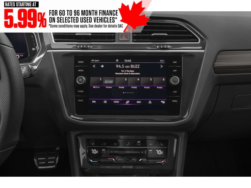 2022 Volkswagen Tiguan Highline R-Line 4MOTION Interior Shot 2