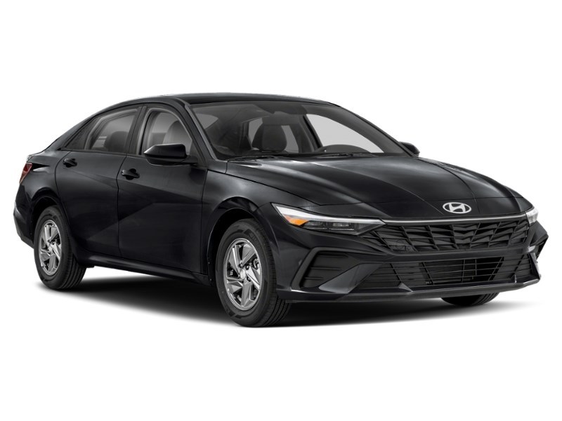 2025 Hyundai Elantra Essential IVT Exterior Shot 8