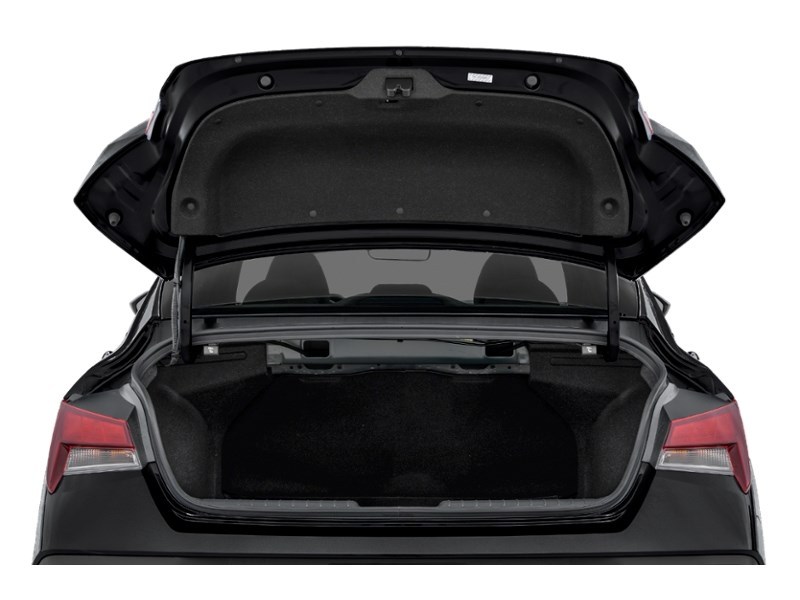 2025 Hyundai Elantra Essential IVT Exterior Shot 4