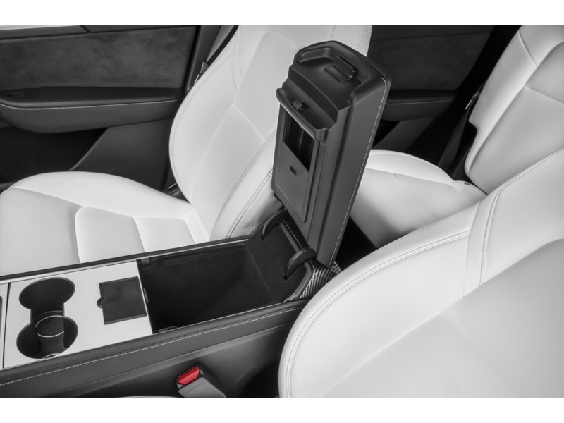 2024 Tesla Model Y Long Range RWD Interior Shot 7