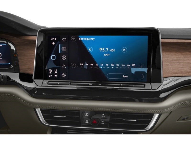 2024 Volkswagen Atlas Execline 2.0 TSI 4MOTION Interior Shot 2