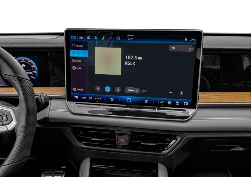 2025 Volkswagen Tiguan Highline R-Line 4MOTION Interior Shot 2