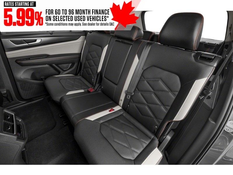 2024 Volkswagen Atlas Peak Edition 2.0 TSI 4MOTION Interior Shot 5