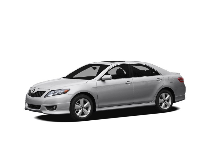 2011 Toyota Camry 4dr Sdn I4 Auto LE Classic Silver Metallic  Shot 1