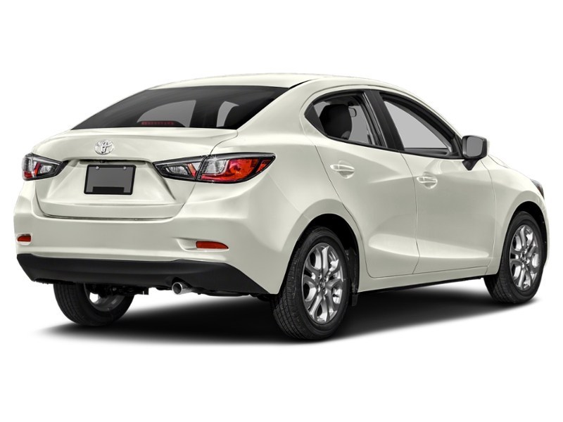 2017 Toyota Yaris 4dr Sdn Man Vapour White  Shot 6