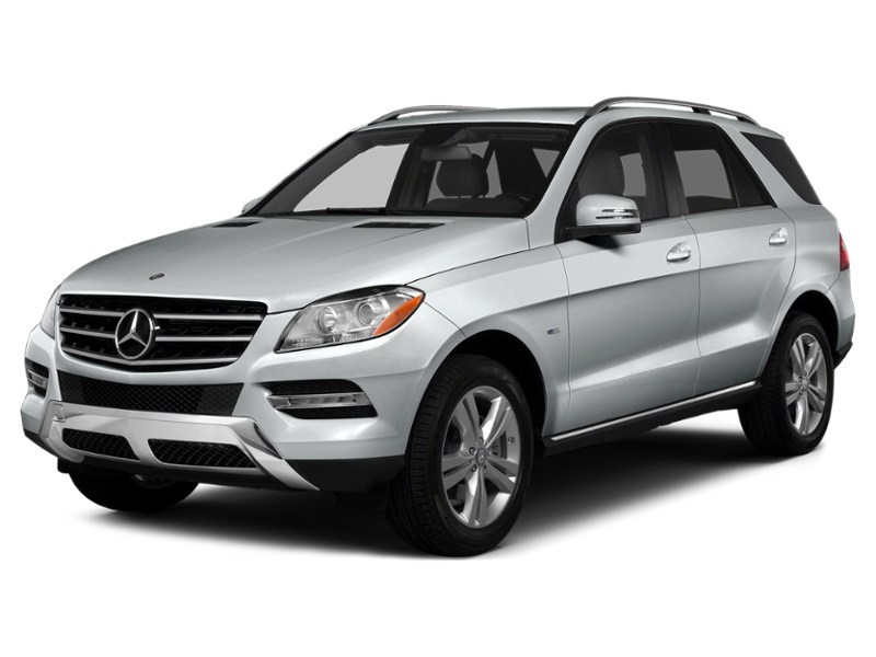 2013 Mercedes-Benz M-Class Base Iridium Silver Metallic  Shot 4