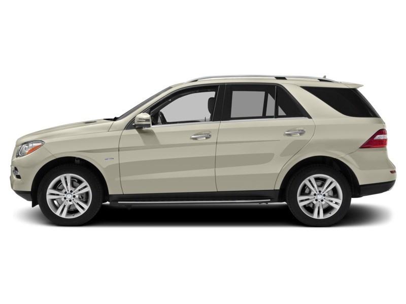 2014 Mercedes-Benz M-Class Base Diamond White Metallic  Shot 3