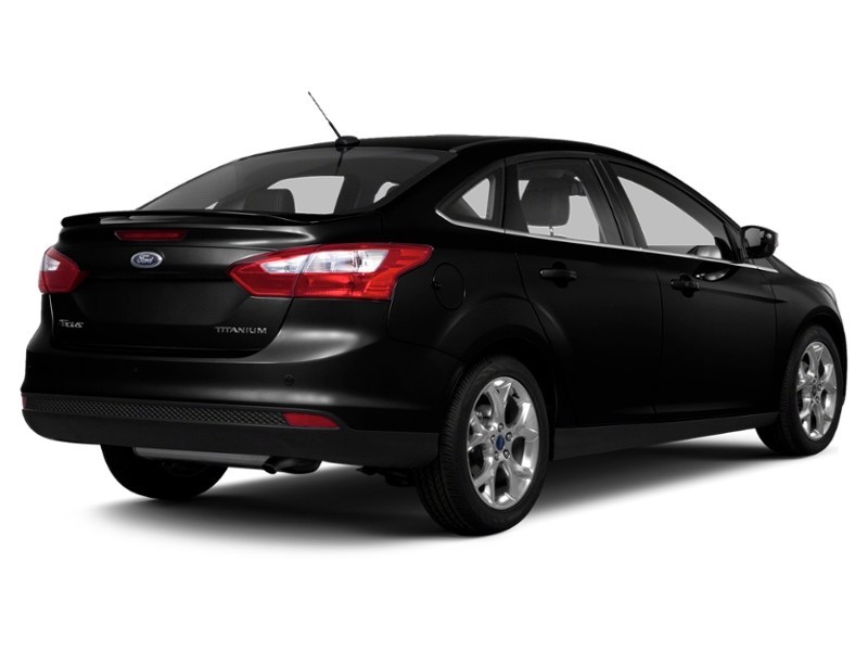 2013 Ford Focus 4dr Sdn S Tuxedo Black  Shot 17