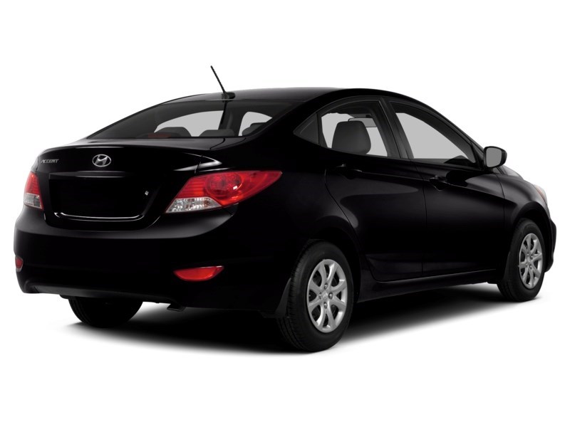 2014 Hyundai Accent 4dr Sdn Auto GL Ultra Black Pearl  Shot 2