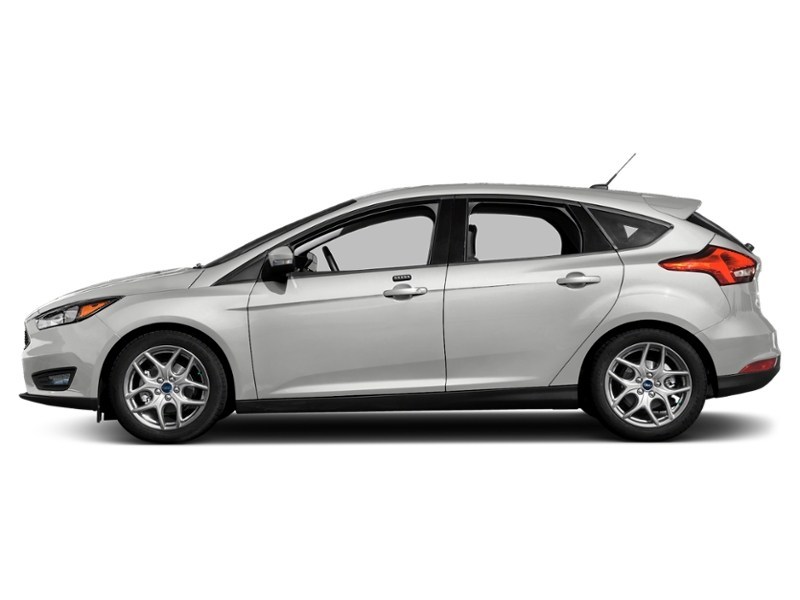 2015 Ford Focus 5dr HB SE Oxford White  Shot 45