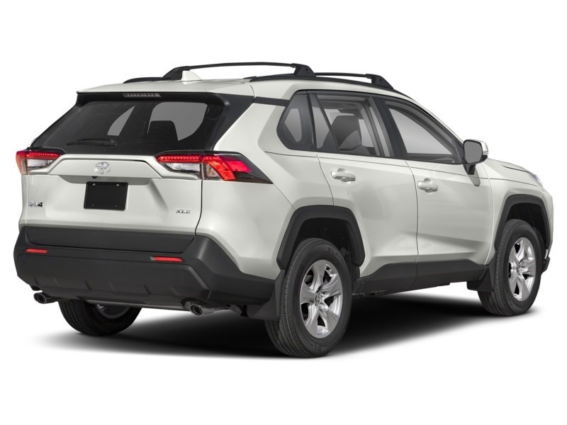2022 Toyota RAV4 XLE AWD Blizzard Pearl  Shot 8